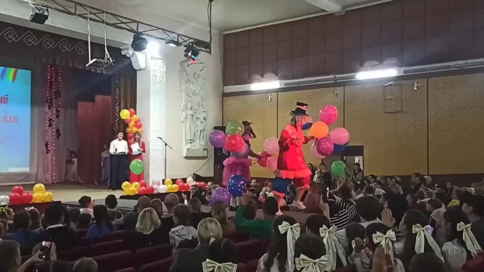 В Дубоссарах проходит фестиваль творчества детей и молодых людей с ограниченными возможностями здоровья «Цветик-семицветик»