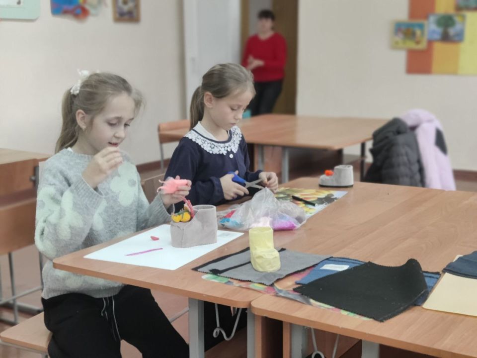 Юные умельцы из Бендер готовятся ко Дню ремёсел Юные умельцы из Бендер готовятся ко Дню ремёсел