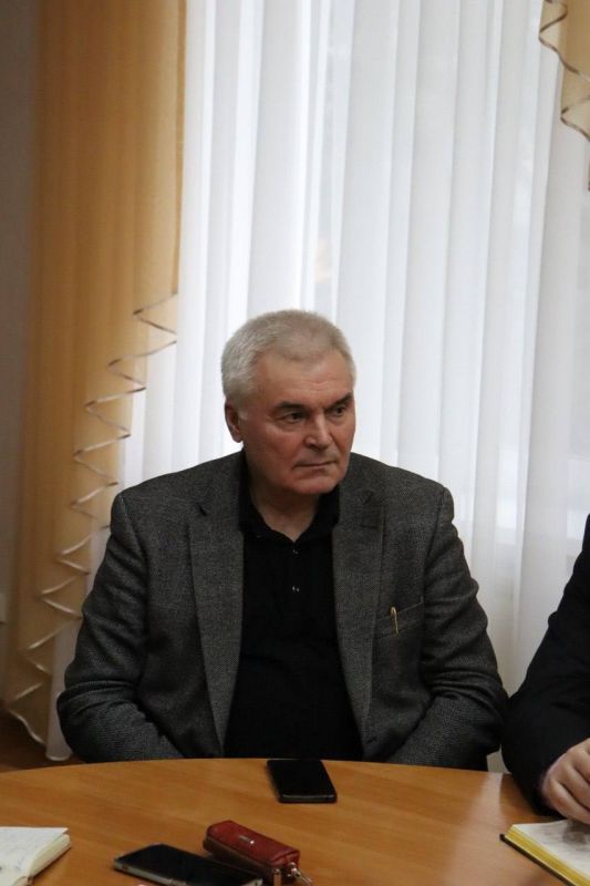 Сегодня Глава столицы Илона Петровна провела рабочее совещание с заместителями, посвящённое вопросам подготовки города к новогодним праздникам Сегодня Глава столицы Илона Петровна провела рабочее совещание с заместителями, посвящённое вопросам подготовки города к новогодним праздникам