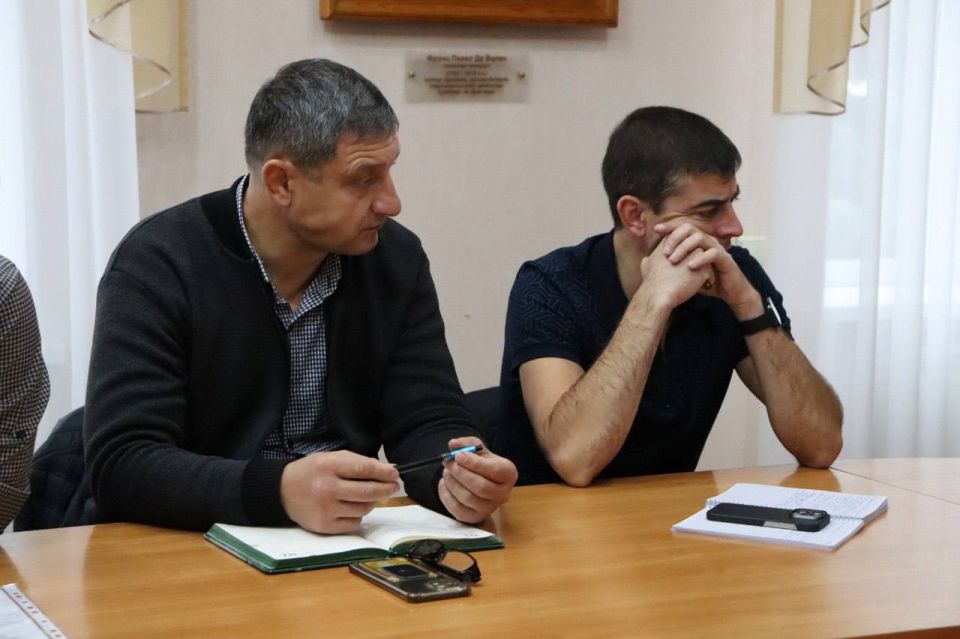 Сегодня Глава столицы Илона Петровна провела рабочее совещание с заместителями, посвящённое вопросам подготовки города к новогодним праздникам Сегодня Глава столицы Илона Петровна провела рабочее совещание с заместителями, посвящённое вопросам подготовки города к новогодним праздникам