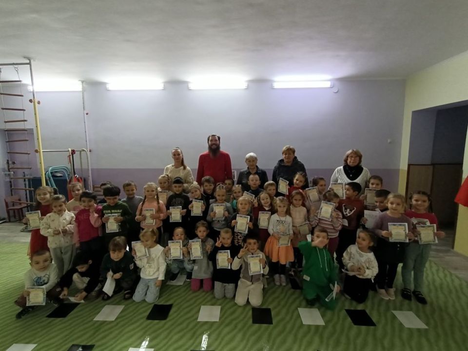 Долгожданная встреча. Встреча с выпускником детского сада, чемпионом мира по шашкам Денисом Дудко состоялась сегодня в Бендерском Центре развития ребенка «Гармония» Долгожданная встреча. Встреча с выпускником детского сада, чемпионом мира по шашкам Денисом Дудко состоялась сегодня в Бендерском Центре развития ребенка «Гармония»