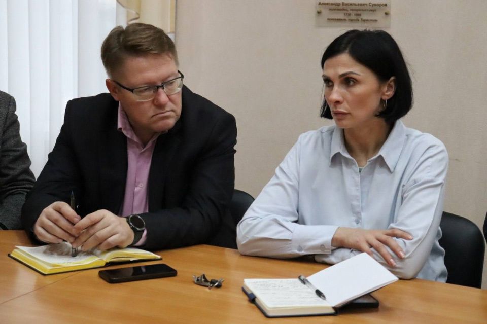 Сегодня Глава столицы Илона Петровна провела рабочее совещание с заместителями, посвящённое вопросам подготовки города к новогодним праздникам Сегодня Глава столицы Илона Петровна провела рабочее совещание с заместителями, посвящённое вопросам подготовки города к новогодним праздникам