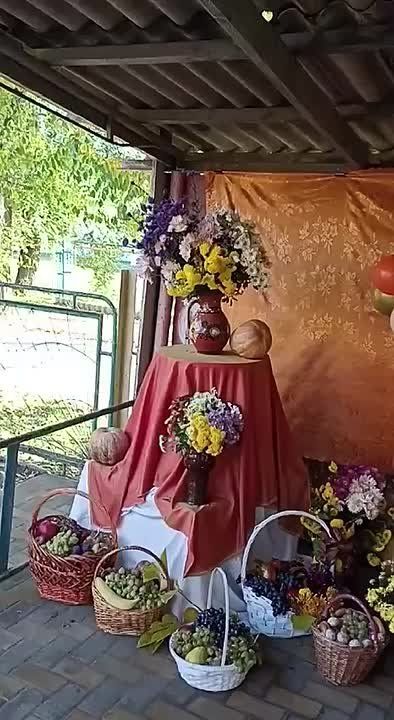 Фотозону с виноградом, тыквами и яблоками сделали в третьем детском саду в Днестровске