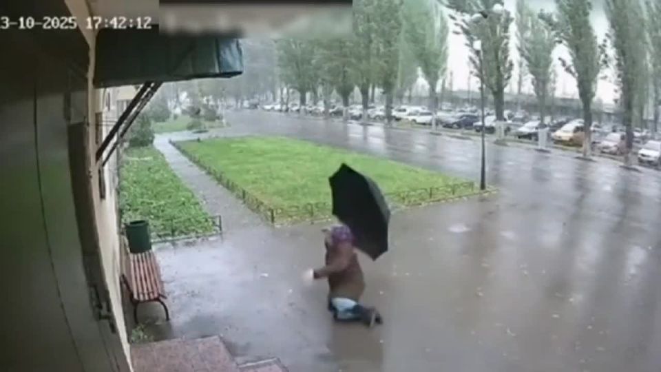 Гидромет объявил штормовое по ветру: сегодня днём и вечером ожидаются порывы до 15 метров в секунду