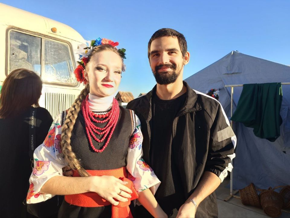 Праздник набирает обороты! Праздник набирает обороты!