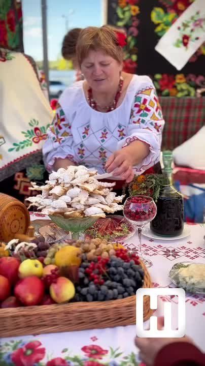 Мамалыга с пылу с жару, горячий глинтвейн, домашние хрустики и вертуты - в Бендерах сегодня было по-настоящему аппетитно