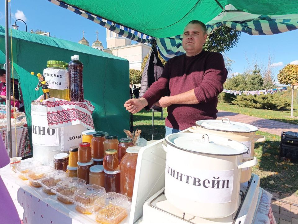 Работают подворья из разных уголков Приднестровья Работают подворья из разных уголков Приднестровья