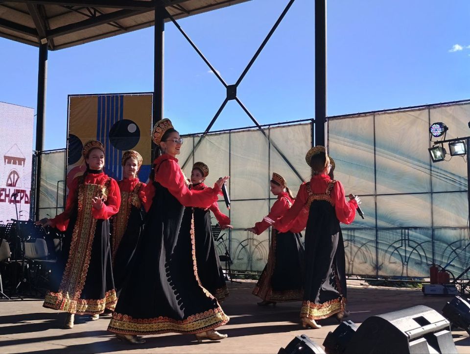 Концертная программа привлекает зрителей своими прекрасными номерами! Концертная программа привлекает зрителей своими прекрасными номерами!