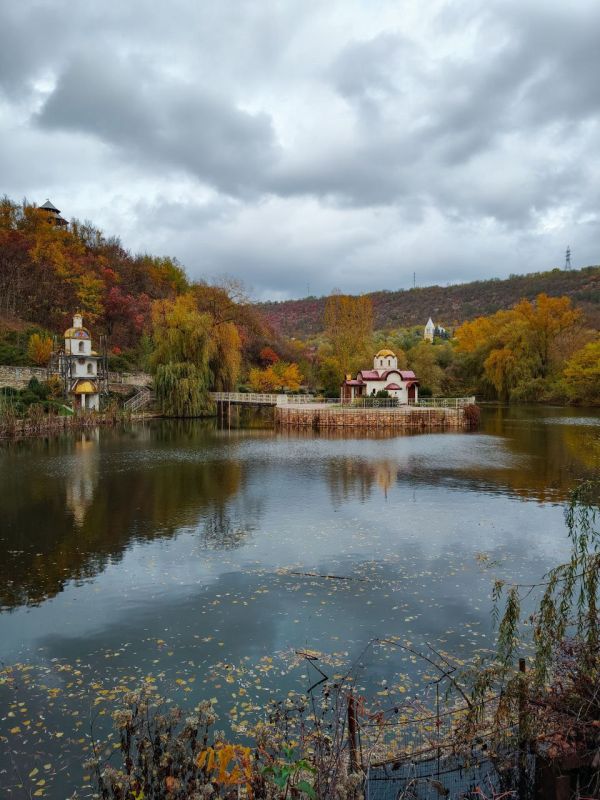 Осенние Строенцы (Рыбницкий район) Осенние Строенцы (Рыбницкий район)