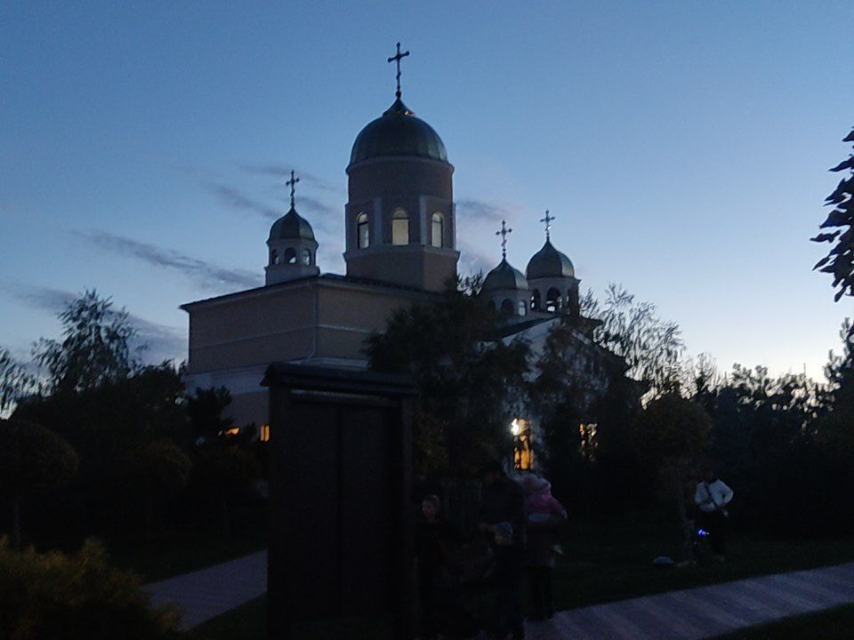 Вечерняя атмосфера праздника! Ждём салют! Вечерняя атмосфера праздника! Ждём салют!