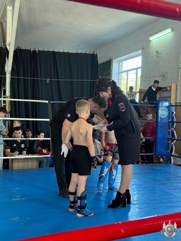 Турнир по кикбоксингу. В Дубоссарах 25 октября стартовал Фестиваль детско-юношеского спорта, приуроченный ко Дню милиции и посвящённый сотрудникам, погибшим при исполнении служебного долга Турнир по кикбоксингу. В Дубоссарах 25 октября стартовал Фестиваль детско-юношеского спорта, приуроченный ко Дню милиции и посвящённый сотрудникам, погибшим при исполнении служебного долга