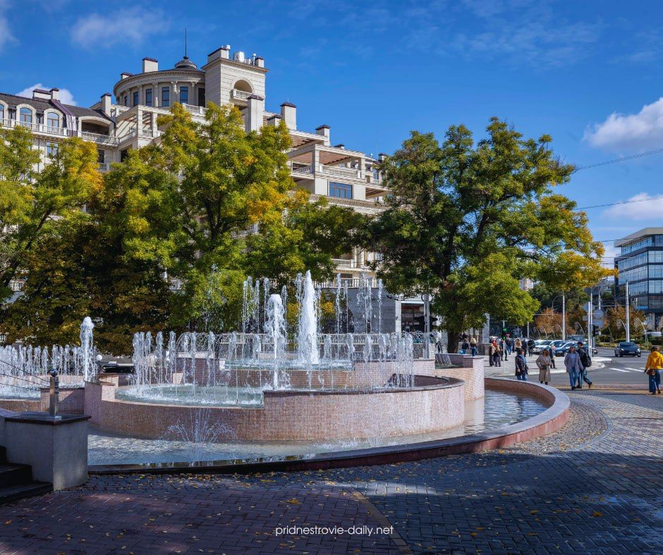 Такая разная, но всегда уютная приднестровская осень в объективе Виктора Громова Такая разная, но всегда уютная приднестровская осень в объективе Виктора Громова