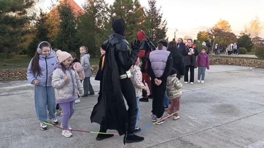 Детки не скучают! Спасибо организаторам! Весело, классно, увлекательно! Дети довольны!