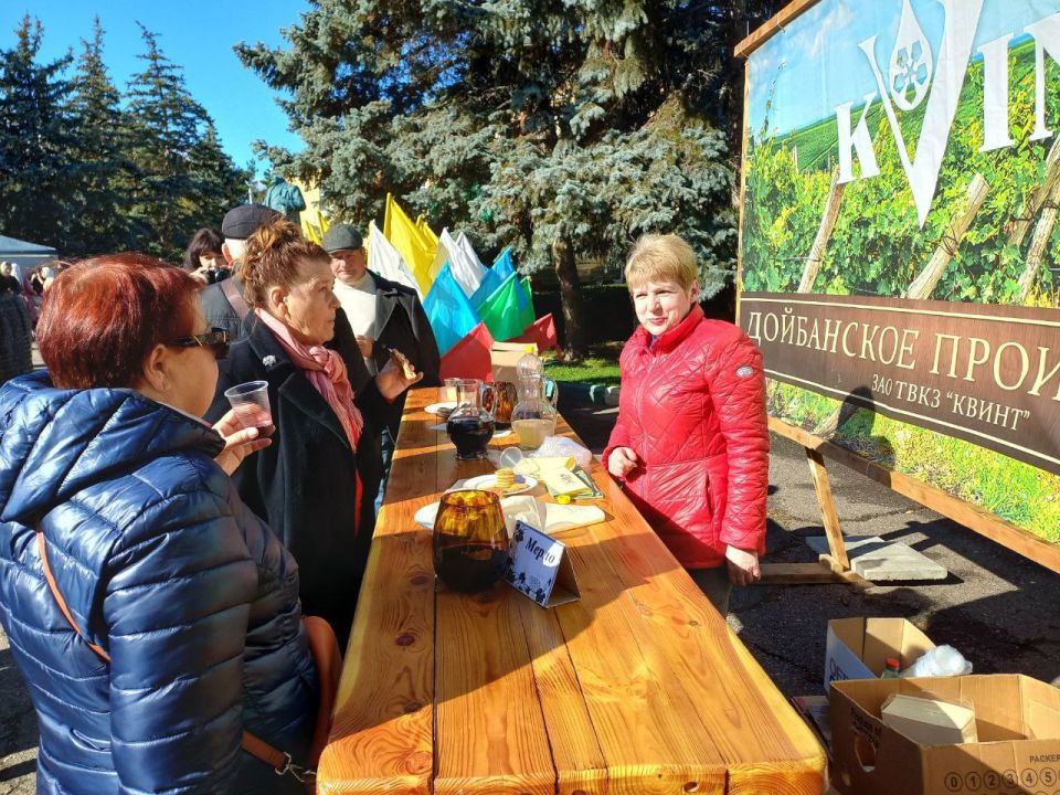 Советская улица в Дубоссарах сегодня наполнена музыкой, смехом и ароматом праздника