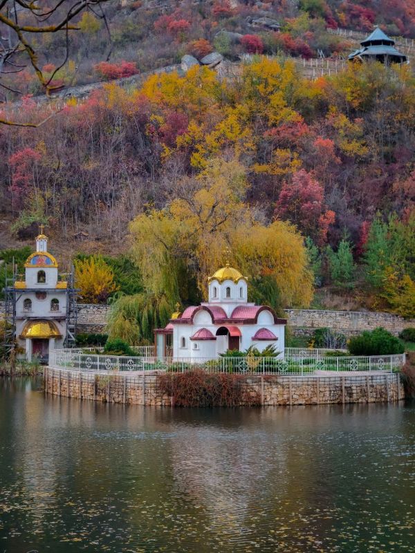 Осенние Строенцы (Рыбницкий район) Осенние Строенцы (Рыбницкий район)