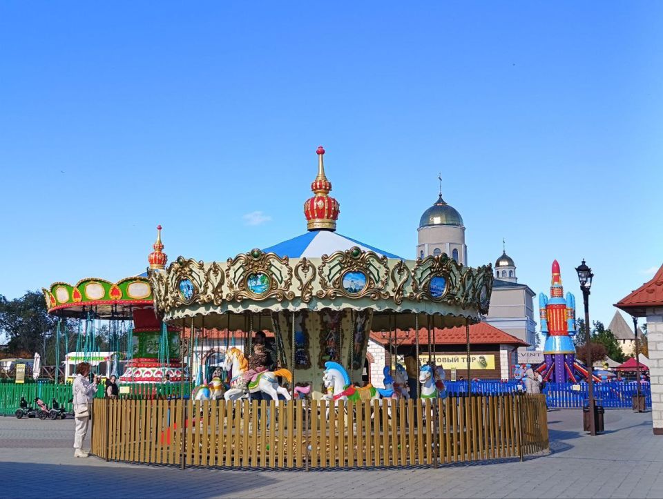 Приходите с детьми. Им скучно не будет! Развлечения на любой вкус! Приходите с детьми. Им скучно не будет! Развлечения на любой вкус!