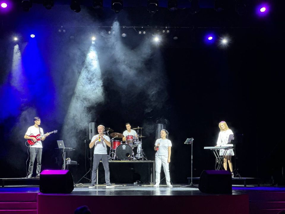 Во дворце культуры имени П. Ткаченко состоялся концерт вокально-инструментального ансамбля «Сиерра» Во дворце культуры имени П. Ткаченко состоялся концерт вокально-инструментального ансамбля «Сиерра»