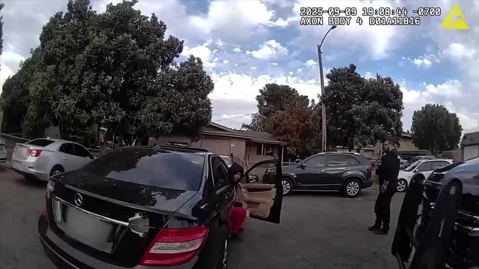 В Калифорнии копы всадили в чернокожего подростка 14 пуль после того, как из его трусов выпал пистолет