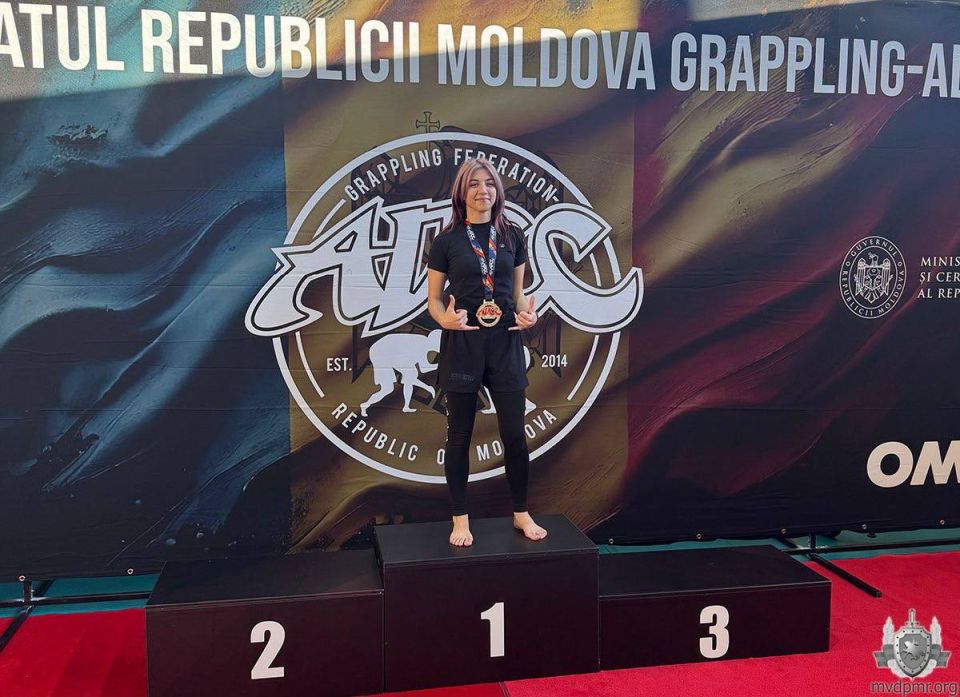 Достойно показали себя в соревнованиях по грэпплингу