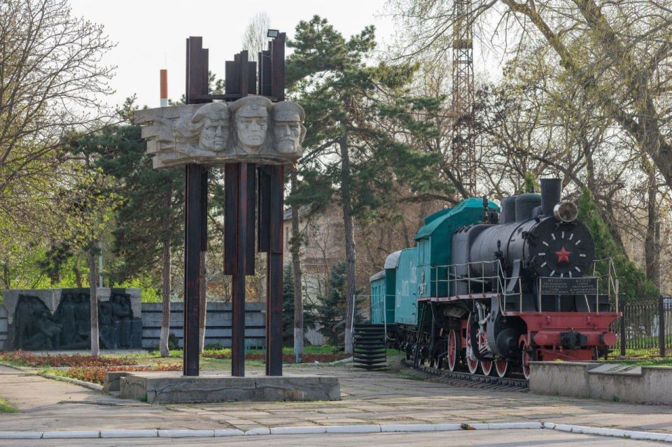 Легендарному музею-паровозу - 48 лет Легендарному музею-паровозу - 48 лет
