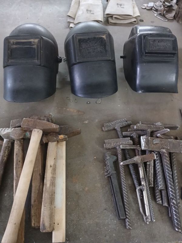 Сварщик, строитель, электромонтёр, мастер по ремонту и обслуживанию автомобилей, систем жилищно-коммунального хозяйства, мехатроник — это далеко не полный перечень специальностей, которые предлагает Промышленно-строительный... Сварщик, строитель, электромонтёр, мастер по ремонту и обслуживанию автомобилей, систем жилищно-коммунального хозяйства, мехатроник — это далеко не полный перечень специальностей, которые предлагает Промышленно-строительный...