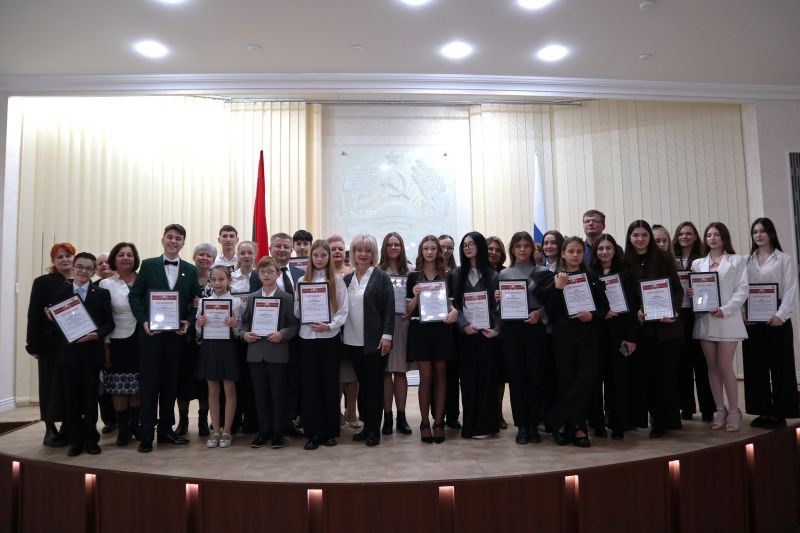 26 ÏÐÅÄÑÒÀÂÈÒÅËÅÉ ÑÔÅÐÛ ÊÓËÜÒÓÐÛ ÑÒÀËÈ ÎÁËÀÄÀÒÅËßÌÈ ÏÐÅÇÈÄÅÍÒÑÊÎÉ ÑÒÈÏÅÍÄÈÈ