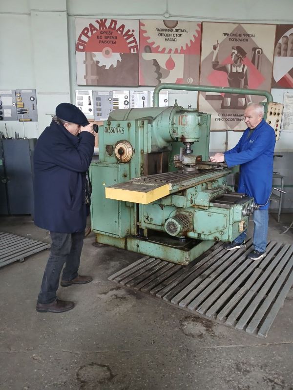 Сварщик, строитель, электромонтёр, мастер по ремонту и обслуживанию автомобилей, систем жилищно-коммунального хозяйства, мехатроник — это далеко не полный перечень специальностей, которые предлагает Промышленно-строительный... Сварщик, строитель, электромонтёр, мастер по ремонту и обслуживанию автомобилей, систем жилищно-коммунального хозяйства, мехатроник — это далеко не полный перечень специальностей, которые предлагает Промышленно-строительный...