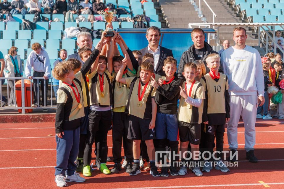 Финалы отборочного тура футбольного турнира школьников «Кожаный мяч» прошли в Тирасполе и Бендерах Финалы отборочного тура футбольного турнира школьников «Кожаный мяч» прошли в Тирасполе и Бендерах