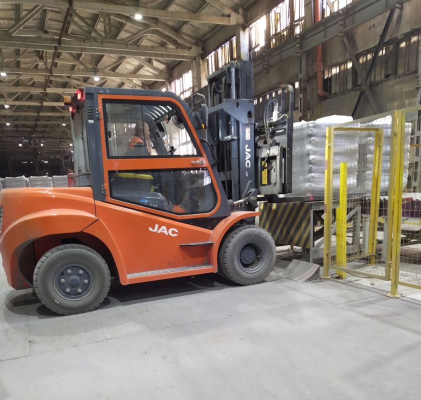 Это цеха Рыбницкого цементного комбината Это цеха Рыбницкого цементного комбината