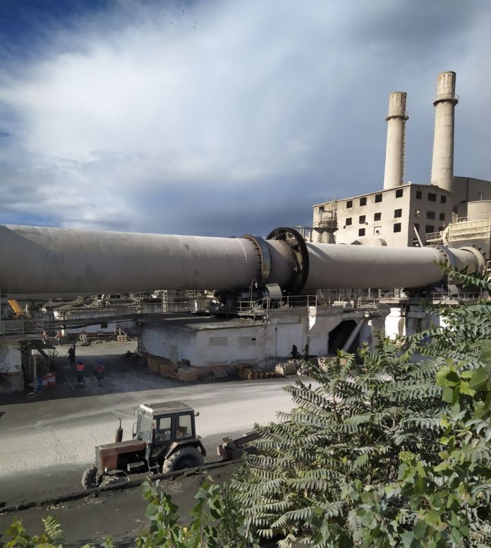 Это цеха Рыбницкого цементного комбината Это цеха Рыбницкого цементного комбината