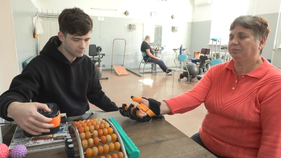 В Бендерском лечебно-диагностическом центре ежедневно помогают тем, кто проходит путь восстановления после инсульта В Бендерском лечебно-диагностическом центре ежедневно помогают тем, кто проходит путь восстановления после инсульта