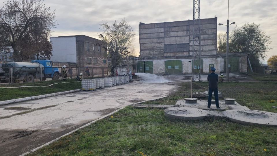 УЧЕНИЯ ПОЖАРНЫХ. В Рыбнице прошли тактические учения на базе цементного завода УЧЕНИЯ ПОЖАРНЫХ. В Рыбнице прошли тактические учения на базе цементного завода