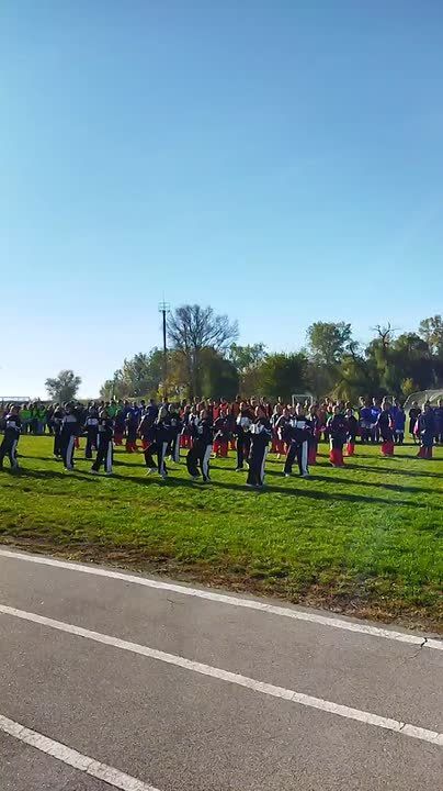 Танцевальный ансамбль «Ритмик-данс» добавил энергию на открытии финальных игр турнира «Кожанный мяч» в Слободзее