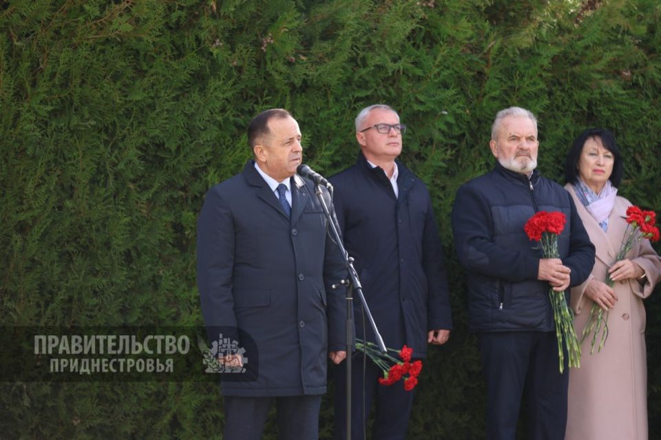 В Тирасполе почтили память жертв политических репрессий В Тирасполе почтили память жертв политических репрессий