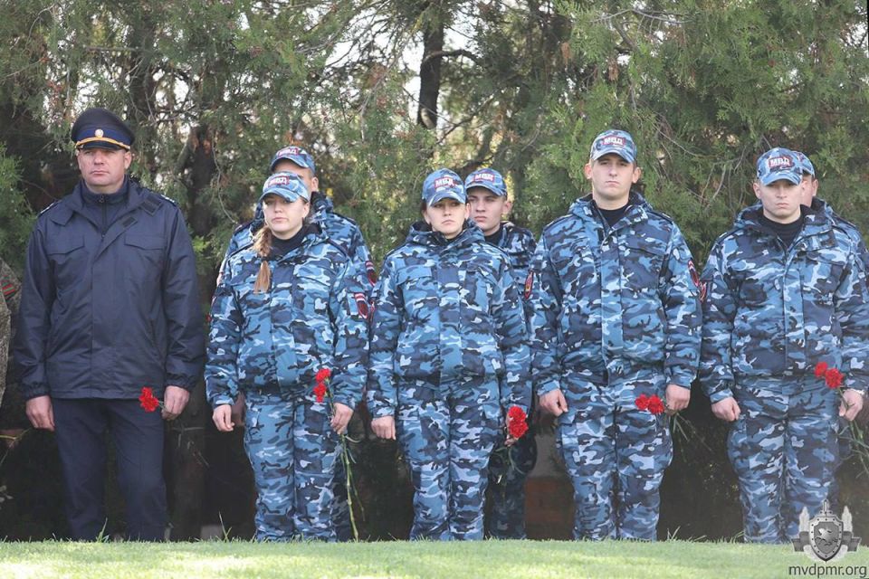 Памяти жертв репрессий. На Мемориале жертвам политических репрессий на территории Тираспольской крепости 30 октября вспоминали трагически погибших в 1930-х годах Памяти жертв репрессий. На Мемориале жертвам политических репрессий на территории Тираспольской крепости 30 октября вспоминали трагически погибших в 1930-х годах