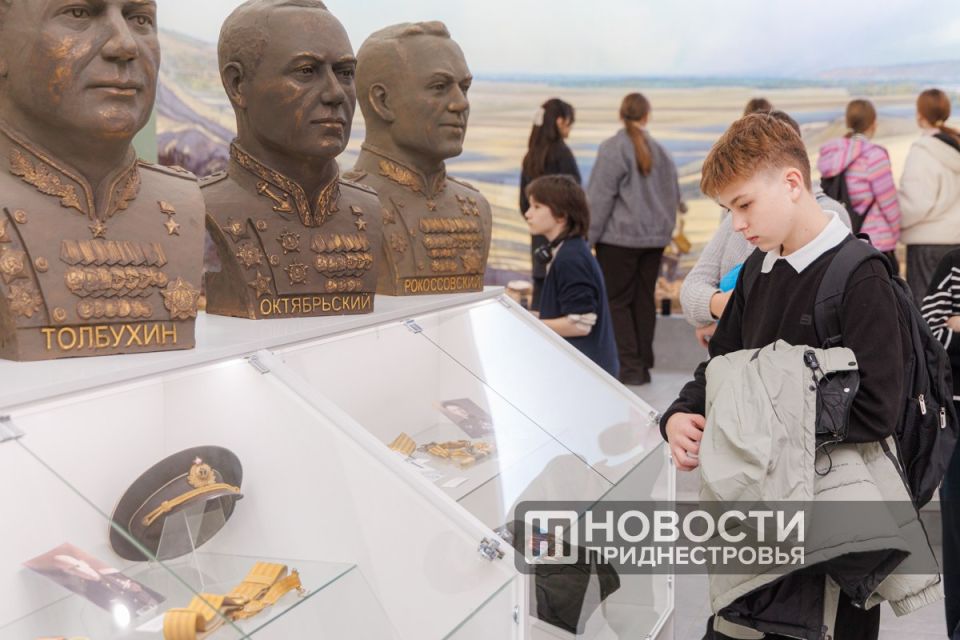 Экскурсии для школьников продолжаются в Приднестровском историко-краеведческом музее Экскурсии для школьников продолжаются в Приднестровском историко-краеведческом музее