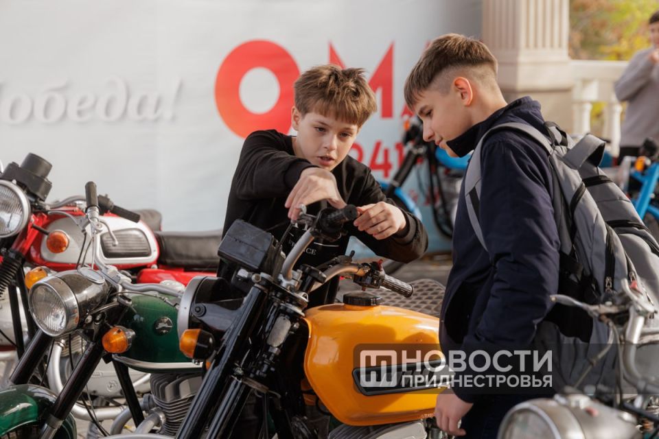 Экскурсии для школьников продолжаются в Приднестровском историко-краеведческом музее Экскурсии для школьников продолжаются в Приднестровском историко-краеведческом музее