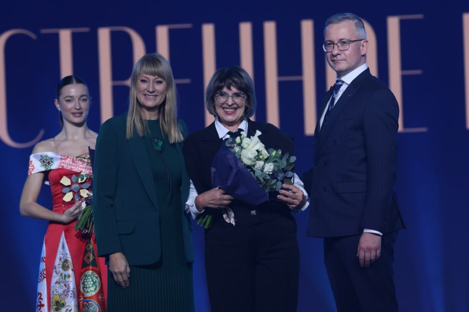 Друзья, мы это сделали! Вместе с Вами мы наградили тех, кто вносит вклад в развитие сотрудничества, сохранение традиционных ценностей и укрепление культурных связей на нашем континенте Евразия Друзья, мы это сделали! Вместе с Вами мы наградили тех, кто вносит вклад в развитие сотрудничества, сохранение традиционных ценностей и укрепление культурных связей на нашем континенте Евразия