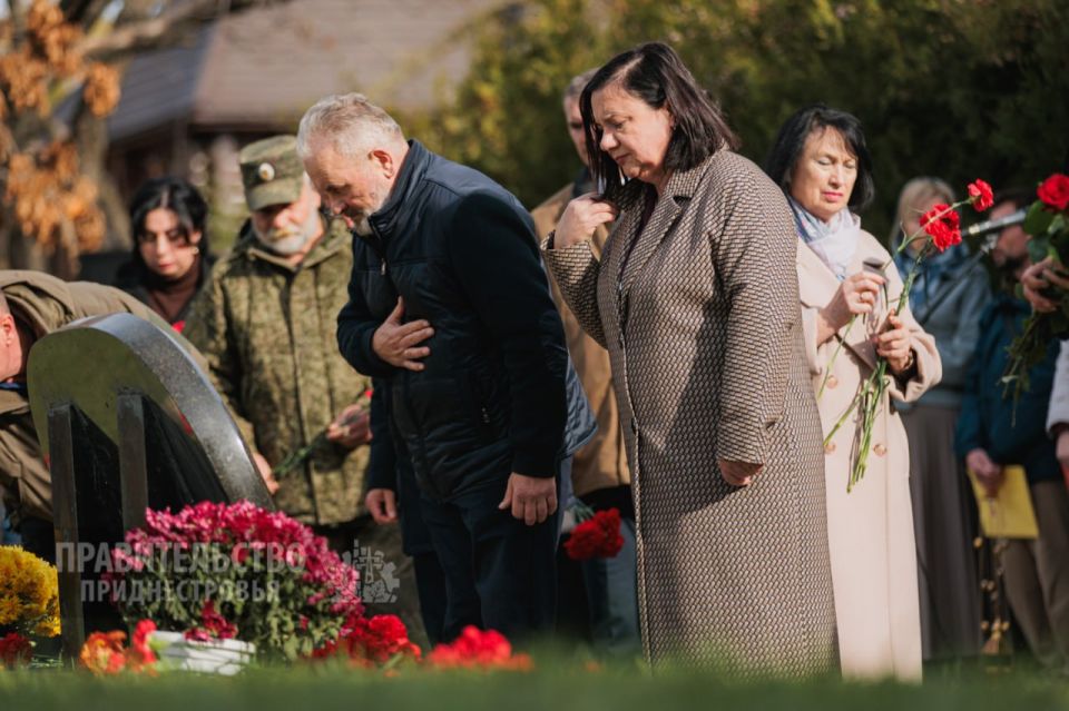 В Тирасполе почтили память жертв политических репрессий В Тирасполе почтили память жертв политических репрессий
