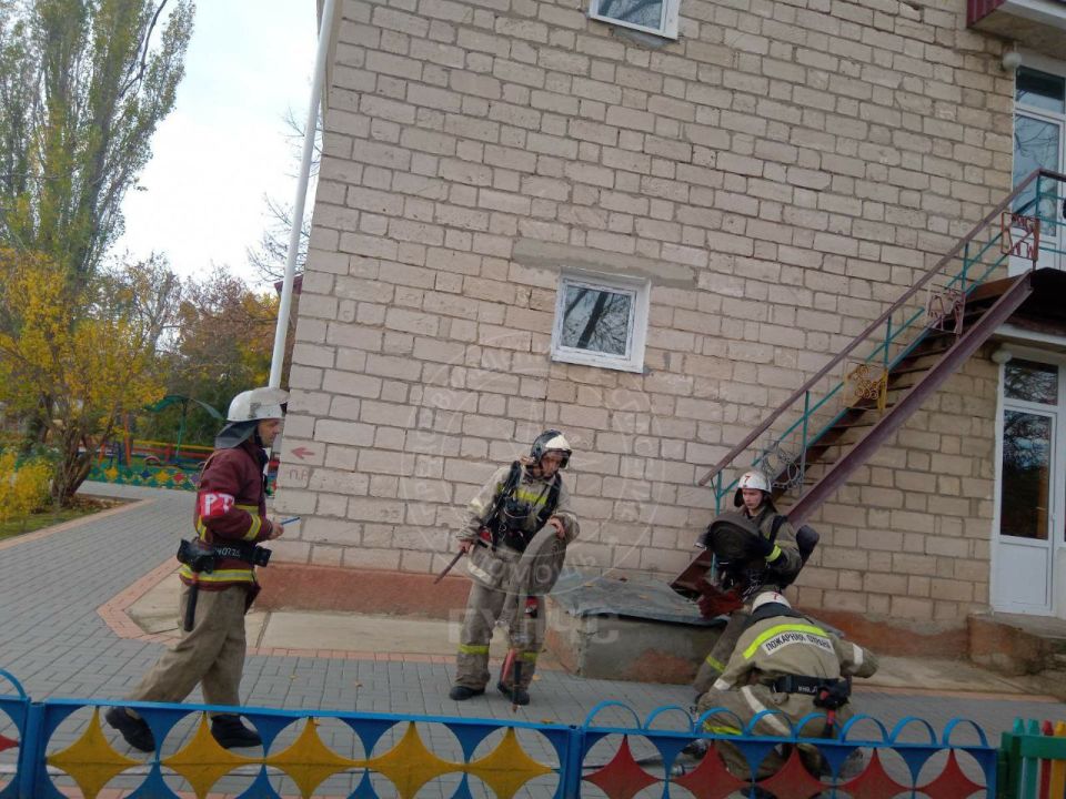 Дубоссарские огнеборцы провели учения Дубоссарские огнеборцы провели учения