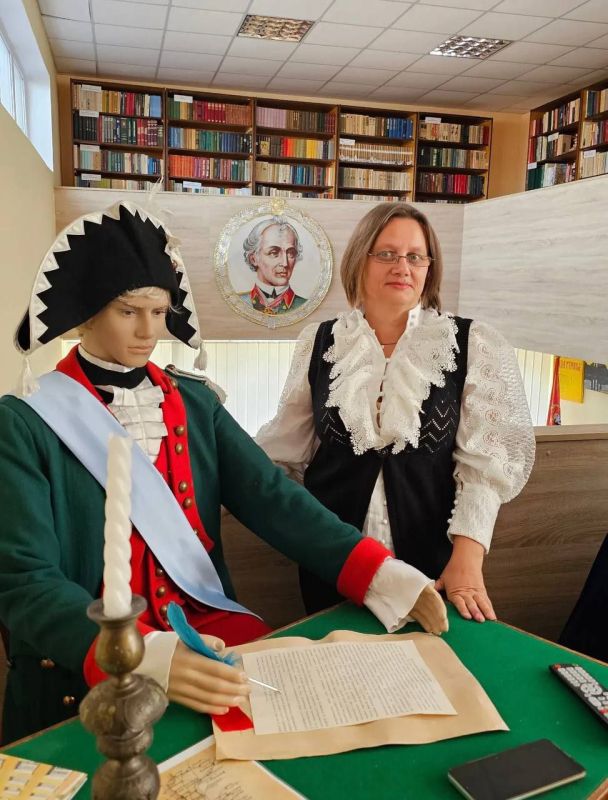 Учащиеся тираспольской гуманитарно-математической гимназии посетили тематический урок истории в новом музее Суворова Учащиеся тираспольской гуманитарно-математической гимназии посетили тематический урок истории в новом музее Суворова