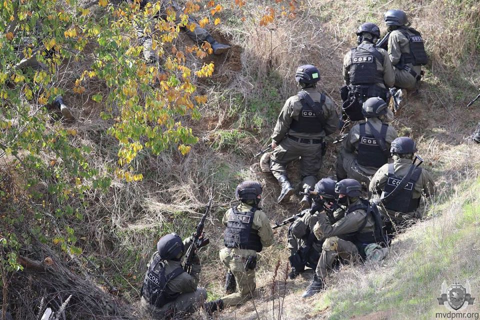 Повышая профессионализм. Специальный отряд быстрого реагирования «Днестр» 5 дней провёл на полевом выходе Повышая профессионализм. Специальный отряд быстрого реагирования «Днестр» 5 дней провёл на полевом выходе