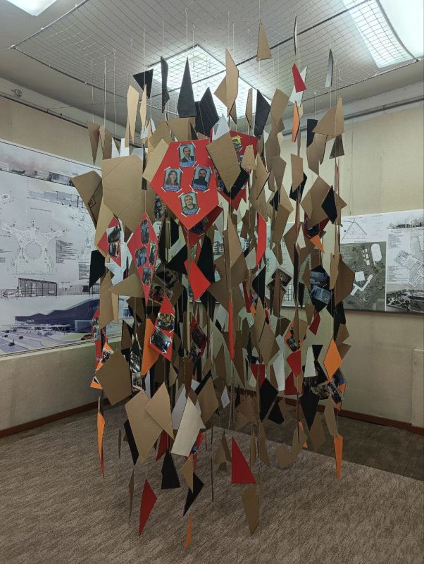 В Приднестровском государственном художественном музее открылась выставка кафедры «Архитектура и дизайн» Бендерского политехнического института В Приднестровском государственном художественном музее открылась выставка кафедры «Архитектура и дизайн» Бендерского политехнического института