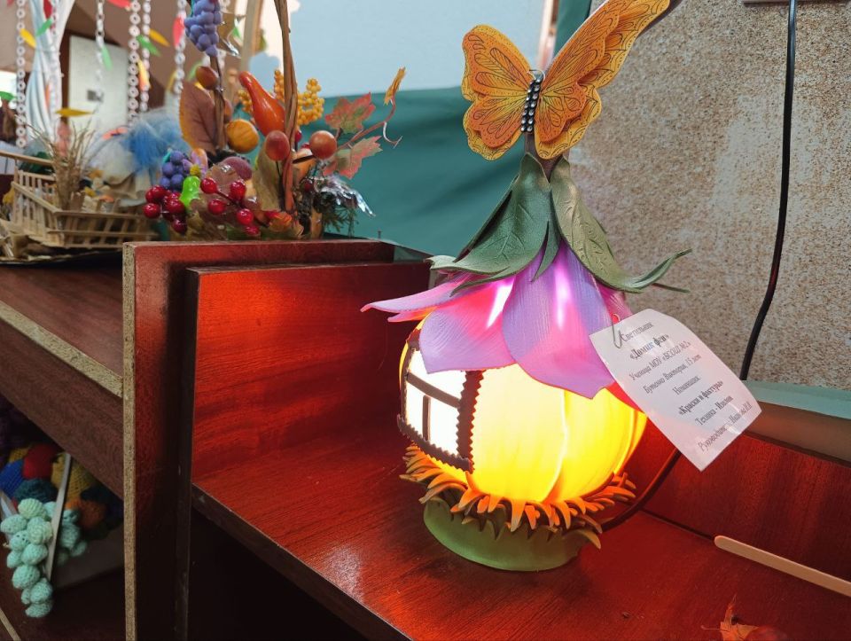 Для первых посетителей выставки — экскурсия