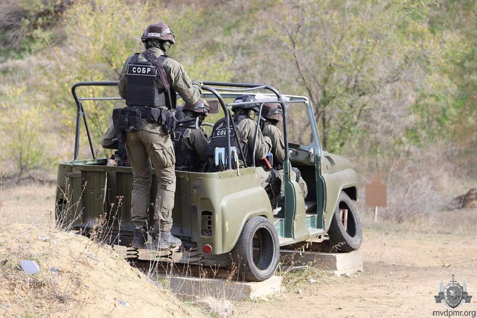 Бойцы спецназа «Днестр» провели 5 дней на полевом выходе, отрабатывая тактику и взаимодействие в команде Бойцы спецназа «Днестр» провели 5 дней на полевом выходе, отрабатывая тактику и взаимодействие в команде