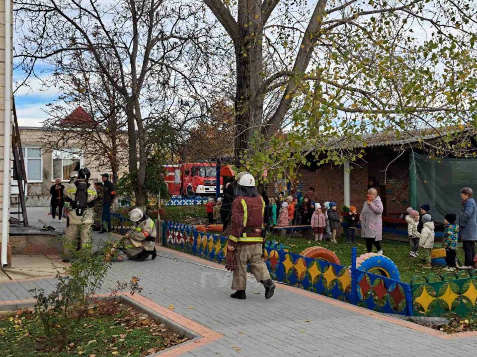 Дубоссарские огнеборцы провели учения Дубоссарские огнеборцы провели учения