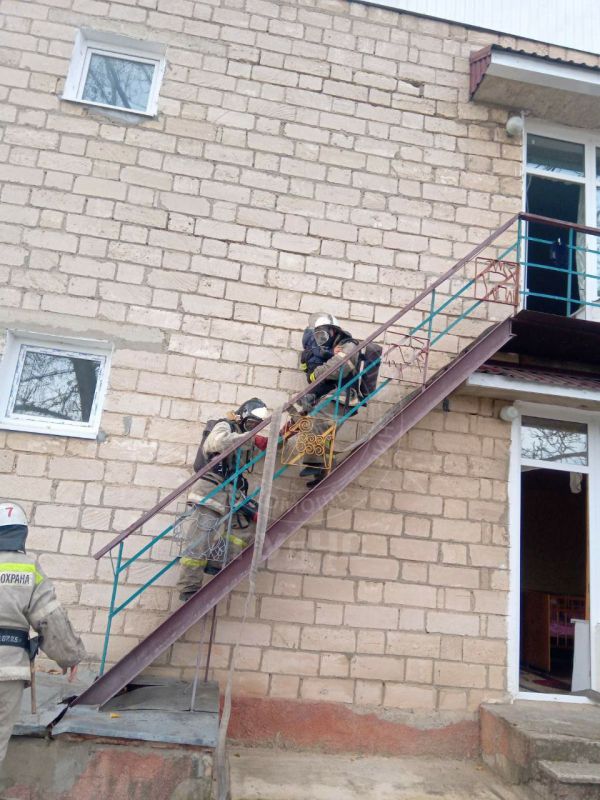 Дубоссарские огнеборцы провели учения Дубоссарские огнеборцы провели учения