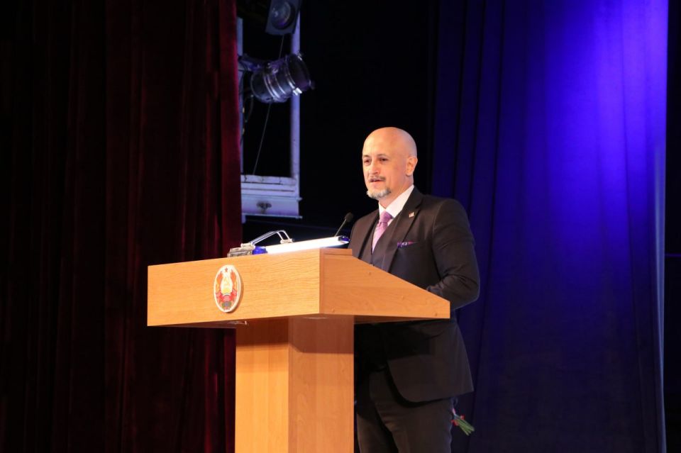 Сергей Оболоник вручил государственные награды сотрудникам Республиканского центра гигиены и эпидемиологии Сергей Оболоник вручил государственные награды сотрудникам Республиканского центра гигиены и эпидемиологии