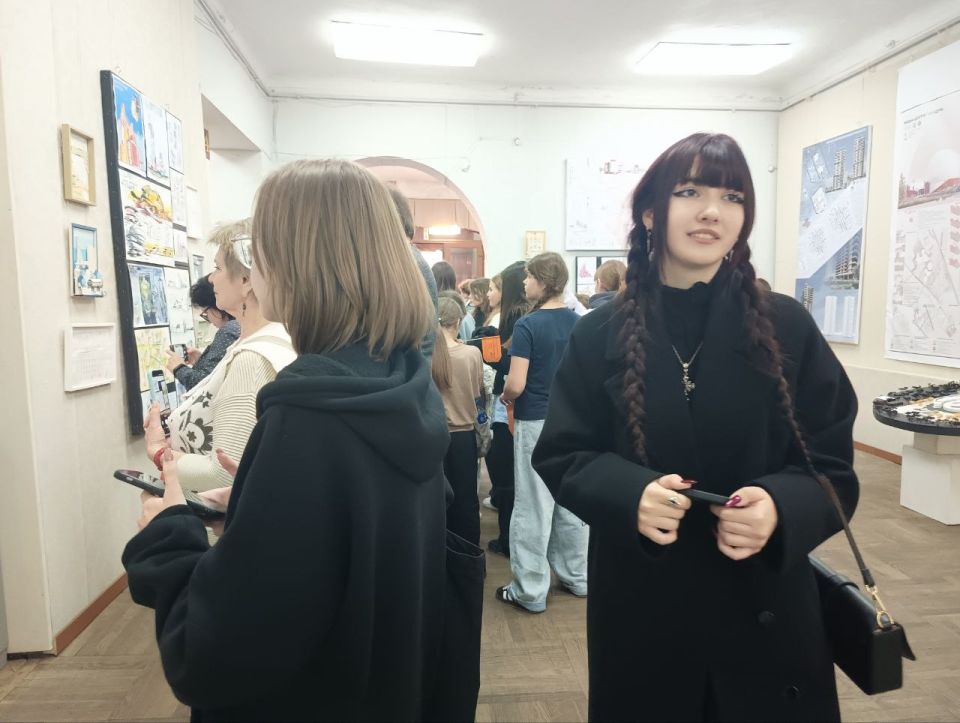 В Приднестровском государственном художественном музее открылась выставка кафедры «Архитектура и дизайн» Бендерского политехнического института В Приднестровском государственном художественном музее открылась выставка кафедры «Архитектура и дизайн» Бендерского политехнического института