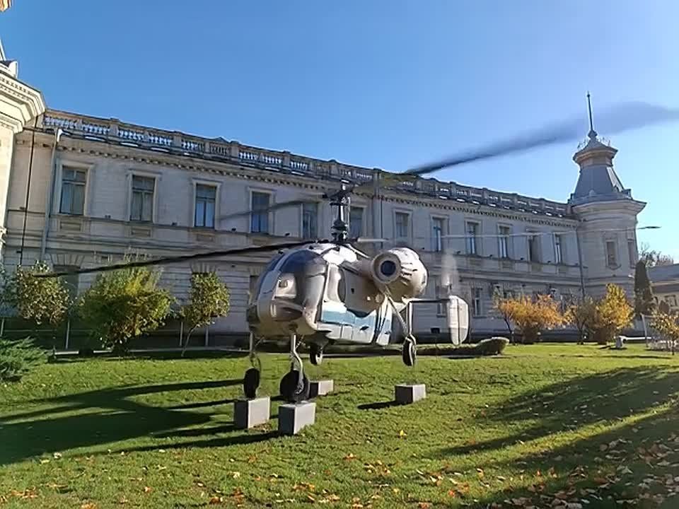 Злые языки утверждают, что это борт номер один в Молдове